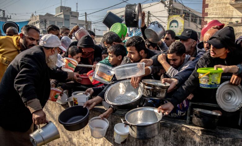 food distribution al shaboura camp